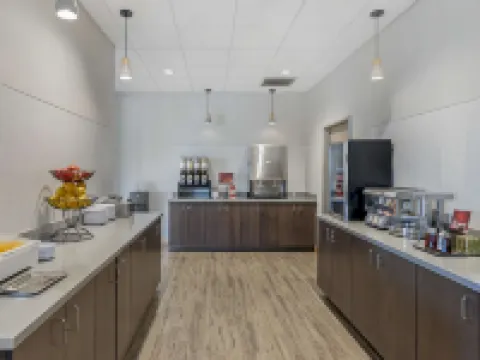 เบสท์เวสเทิร์นพลัส เปปเปอร์ทรี นัมปาซีวิคเซ็นเตอร์อินน์ โรงแรมในแนมปา