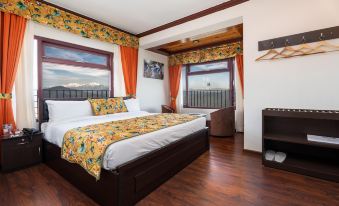 Summit Sherpa Mountain Hotel & Spa