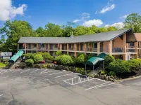 West Point Motel Hotels in Cornwall