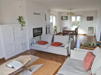 Magnificent Villa with Sea View 龐馬爾酒店
