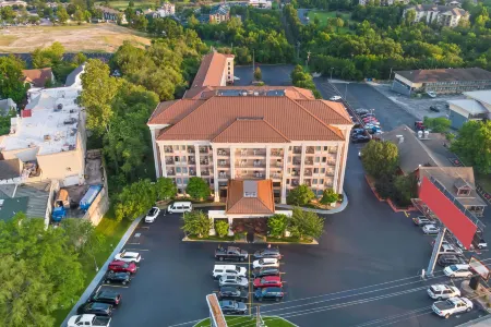 Clarion Hotel Branson Отели в г. Брэнсон