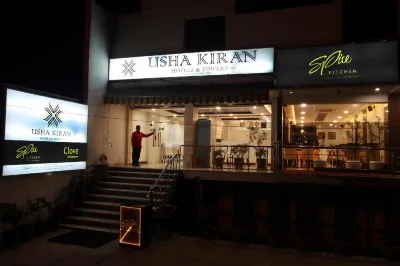 Genx Usha Kiran Agra Hotel a 