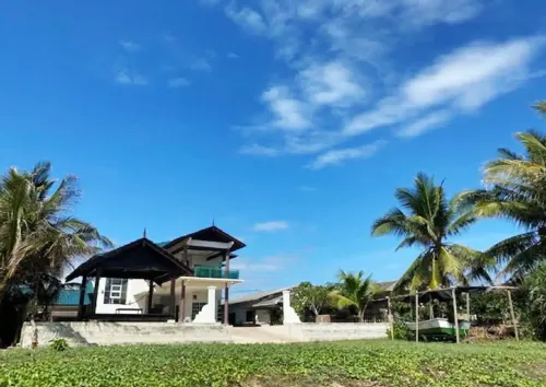 Terengganu Beach House Hotel di Pengadang Buloh