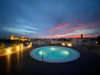 Abba Sevilla - Hot Tub