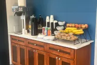 Super 8 by Wyndham Oceanside Downtown - breakfast