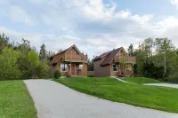 Middle Brook Cottages & Chalets Hotel dekat Gros Morne National Park