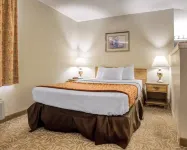 University Inn of Stevens Point Hotels near Lee Ayers Jewelers