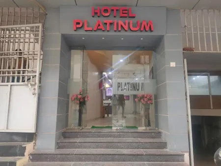 Hotel Platinum Отели рядом с достопримечательностью «Veraval Seafront»