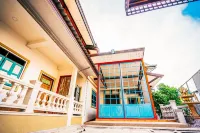Dream House Lodge Hotel in zona Ban Furniture