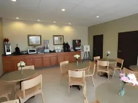 Super 8 by Wyndham Klamath Falls - Breakfast