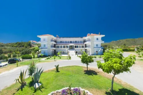 Hilltop Hotels in Chaniotis