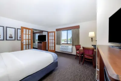 AmericInn by Wyndham Dickinson