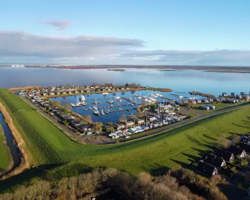 6 Pers. Lauwersmeer Waterfront, Full Equipped and Modern House Hotels in Anjum