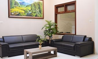 Hillside Suite Guest House