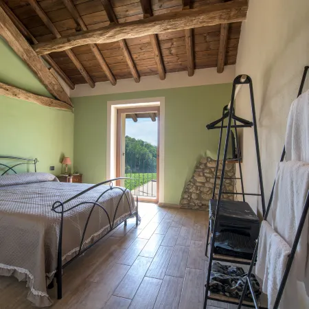 Charming Alessandria Retreat with Queen-sized Bed & Shared Outdoor Pool