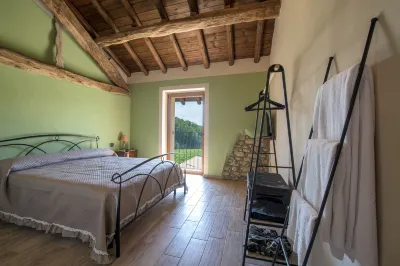 Charming Alessandria Retreat with Queen-sized Bed & Shared Outdoor Pool