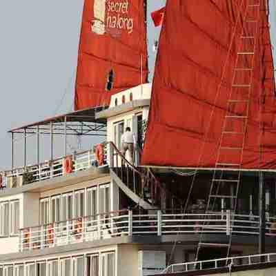 Secret Halong Cruise Hotel Exterior