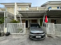 Griya Ngadimulyo Syariah Hotels in Pakuncen