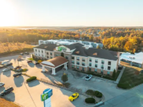 Holiday Inn Express & Suites SAINT ROBERT - LEONARD WOOD by IHG Hoteles en St. Robert