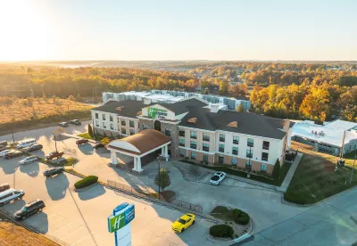 Holiday Inn Express & Suites SAINT ROBERT - LEONARD WOOD by IHG Hoteles en 