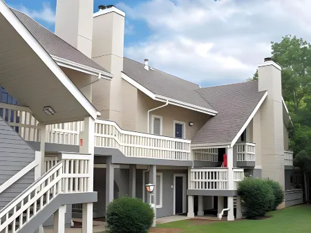 New Haven Village Suites