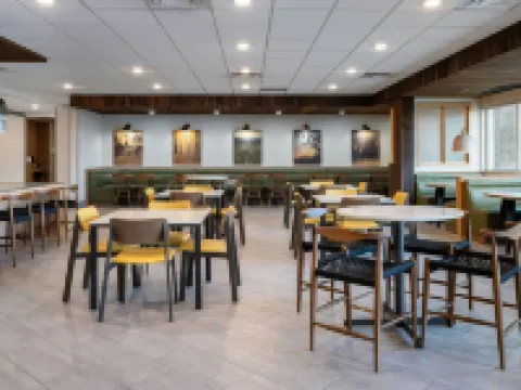 Fairfield Inn & Suites Louisville Shepherdsville Hotels in Hillview