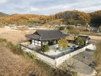 Andong Sanon Retreat Hotels near Byeongsanseowon Confucian Academy