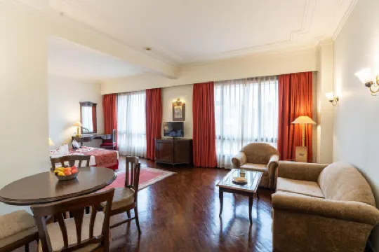 Grand Hotel Kathmandu Отели рядом с достопримечательностью «Benchen Monastery Community»