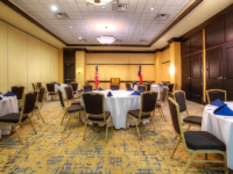 Embassy Suites by Hilton Laredo Hotel di Laredo