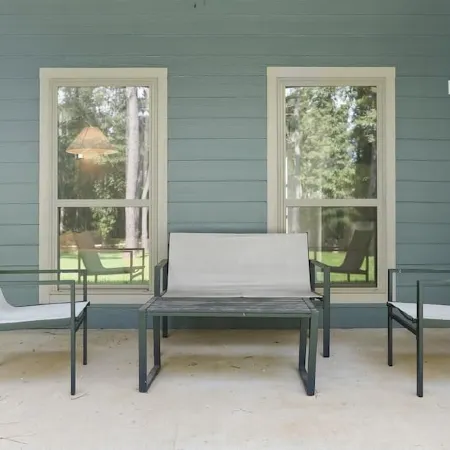 Beautiful 3-bedroom, 2 Bath New Build Home on Lake Palestine with WiFi, AC