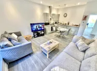 Contemporary Charm by the Quay with Garden