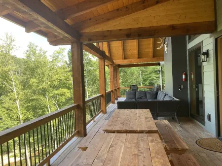 New Home on South Toe River, Pet Friendly