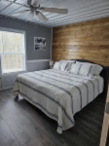 Very nice home minutes from the water in peaceful setting