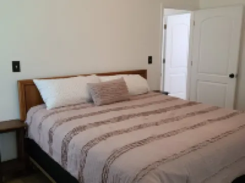 Scenic Mountain Getaway with a Firepit and Amazing Views of Mountains and Horses Hotels in Greene County