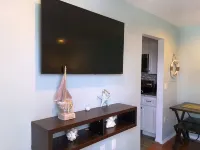 Pearl of the Sea, 1 Bdrm Condo, 2nd Floor, Heated Pool, 2 Min Walk to the Beach