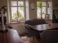 Vacation home for families/groups/friends Dogs allowed 8 adults 2 children
