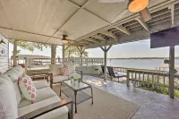 South Grand Lakefront w/ Hot Tub, Dock & Game Room
