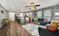 The Waco Charmer: Close to all the attractions!