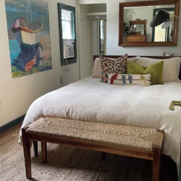 Cozy 2br cottage with firepit, long lake views, lake access and shady/sunny dock