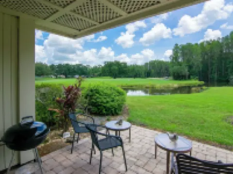 First Floor 2bd/2ba Fully Remodeled  Condo in Saddlebrook Hotels in Wesley Chapel South