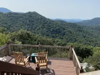 Peaks at Windy Knob Hotel di Seven Devils
