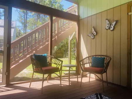 Peaceful private pool home dog friendly sleeps 8. large private lot fully fenced