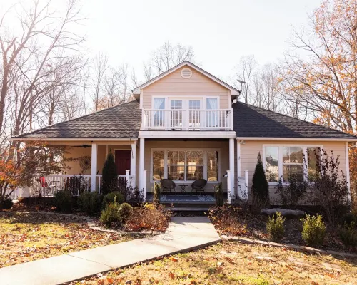 4-Bedroom Home - 2 King Beds, Summer Pool, Pool Table, Air Hockey + More Hotels in Cape Girardeau Township