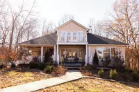 4-Bedroom Home - 2 King Beds, Summer Pool, Pool Table, Air Hockey + More - Boutique