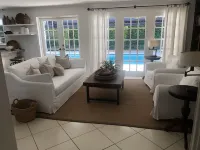 Island Paradise! Beautiful Elegant Tropical Home with Private Heated Pool! 키비스케인 호텔