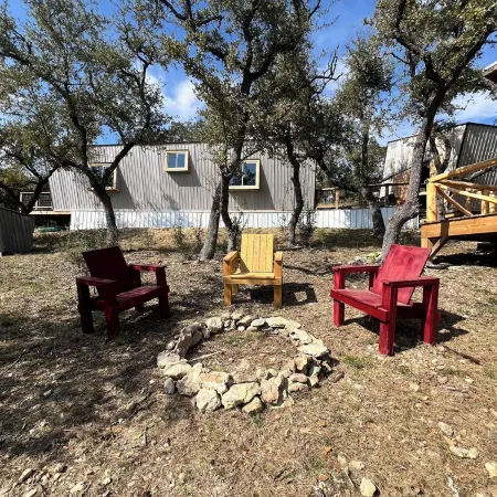 Unique Tilted Treehouse, Private Hot Tub, VIEW on acreage