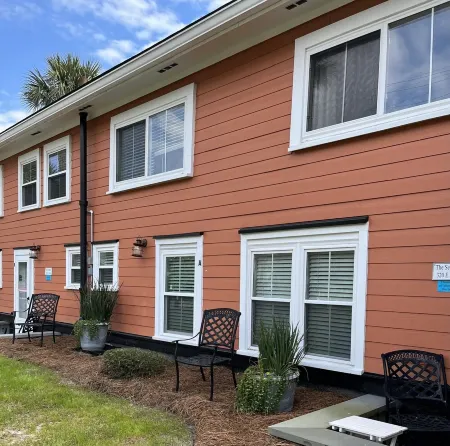 SEAS THE DAY: Charming Folly Beach Apartment awaits your arrival!