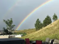 Cozy Home Close to All Attractions with a Fabulous Kitchen and All Amenities!