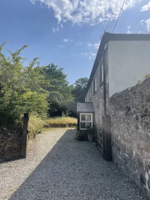 Pretty Converted Stable Block. Village Centre, close to Lost Gardens of Heligan