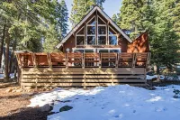 Timberlake Haven / Newly remodeled mountain retreat- 4 blocks from Lake Tahoe! Hoteles en Tahoe Vista